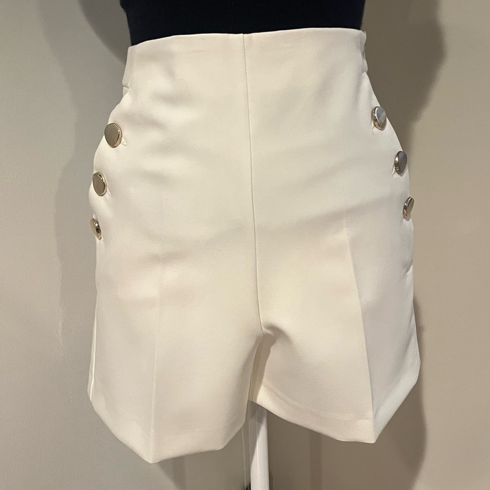 Zara White High-Waisted Shorts
